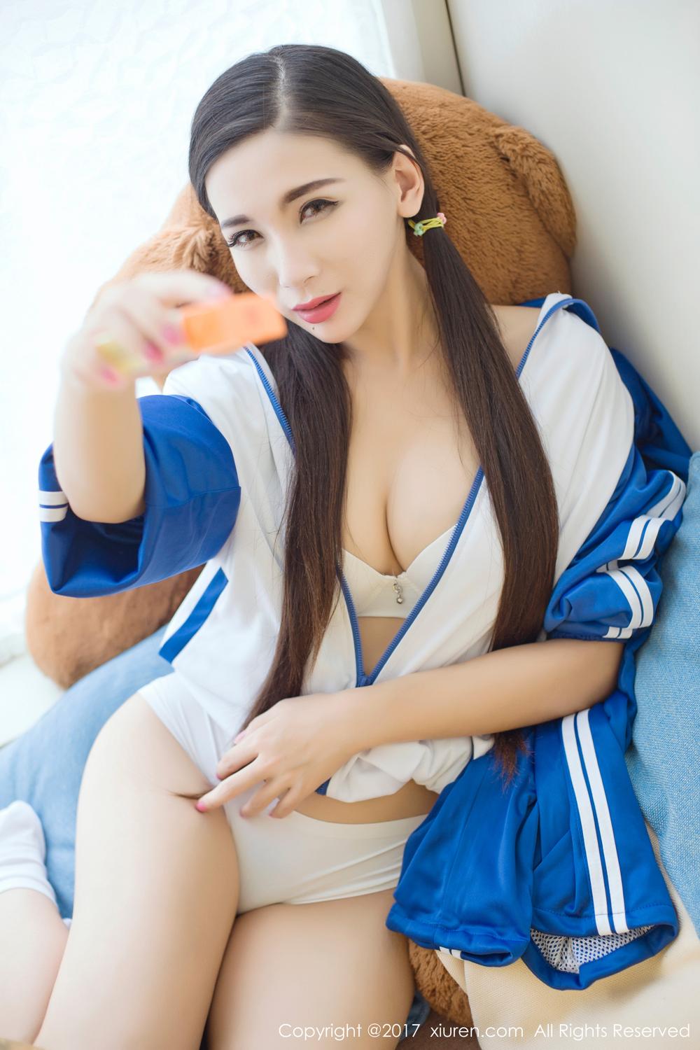 赵颖的日系高中运动服 美胸细腰小女生的诱惑