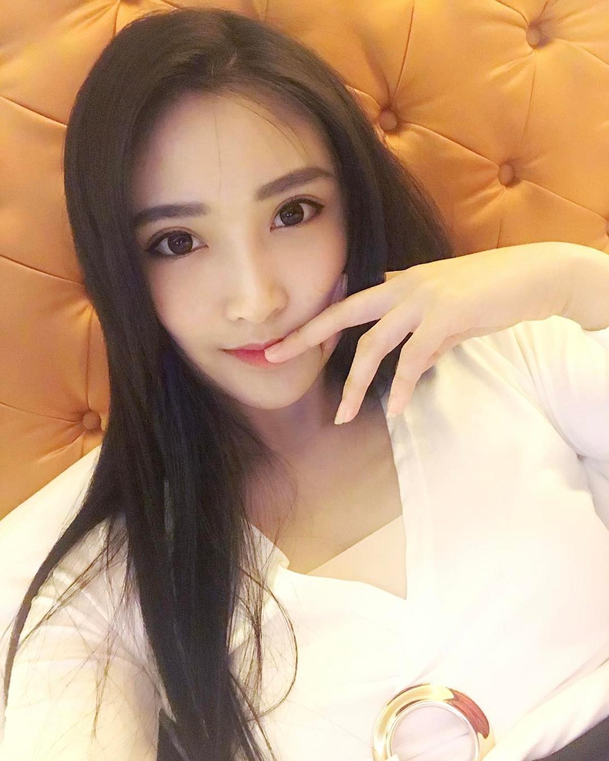 新加坡美眉谭凯琳 身材与气质都完美无缺