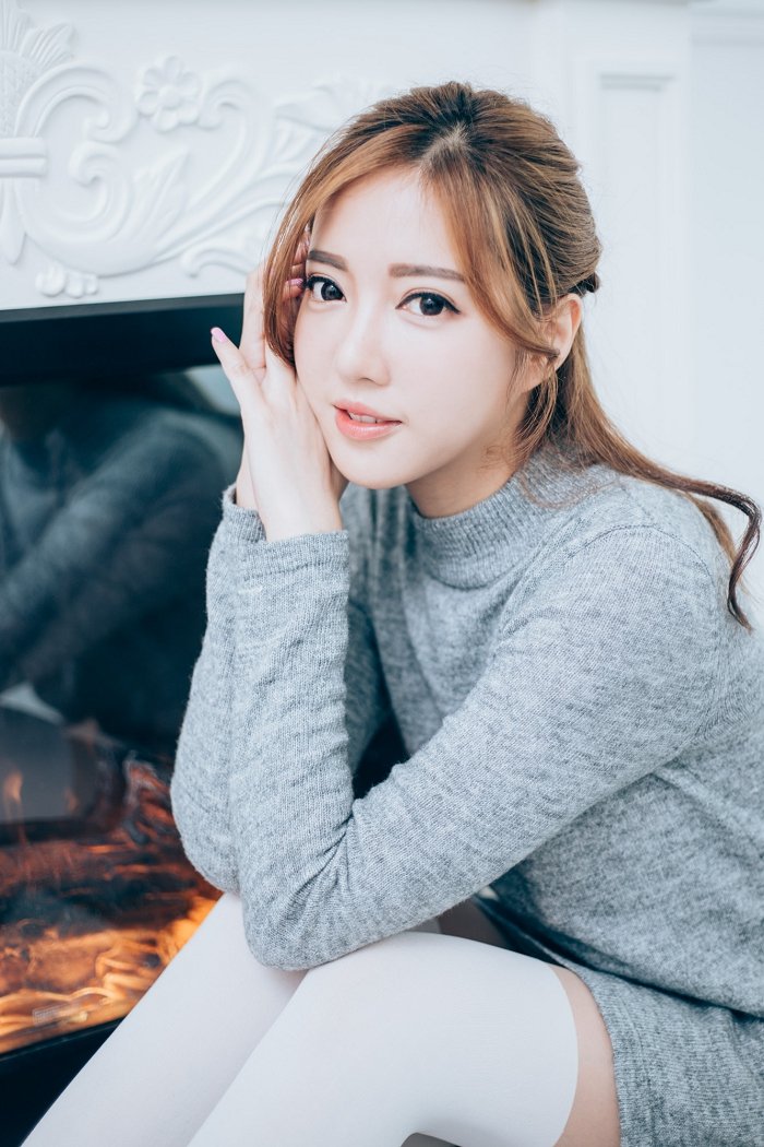 欧咏怡Wing 32C美模练泰拳做打女