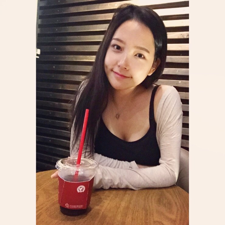 Betteralicee- 酒窝美女美妆私房照