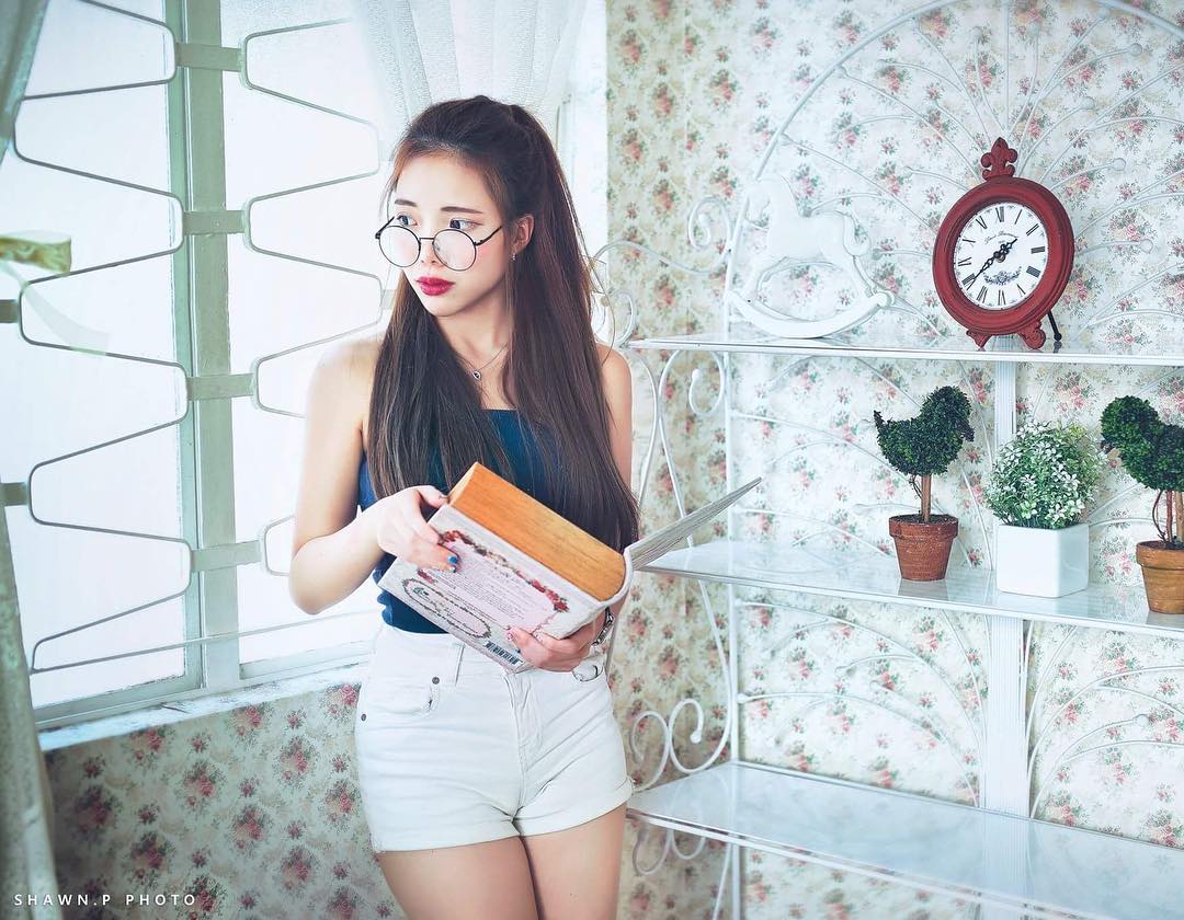 蓝星蕾Amber Na- 身形娇小却饱满的新加坡小妹