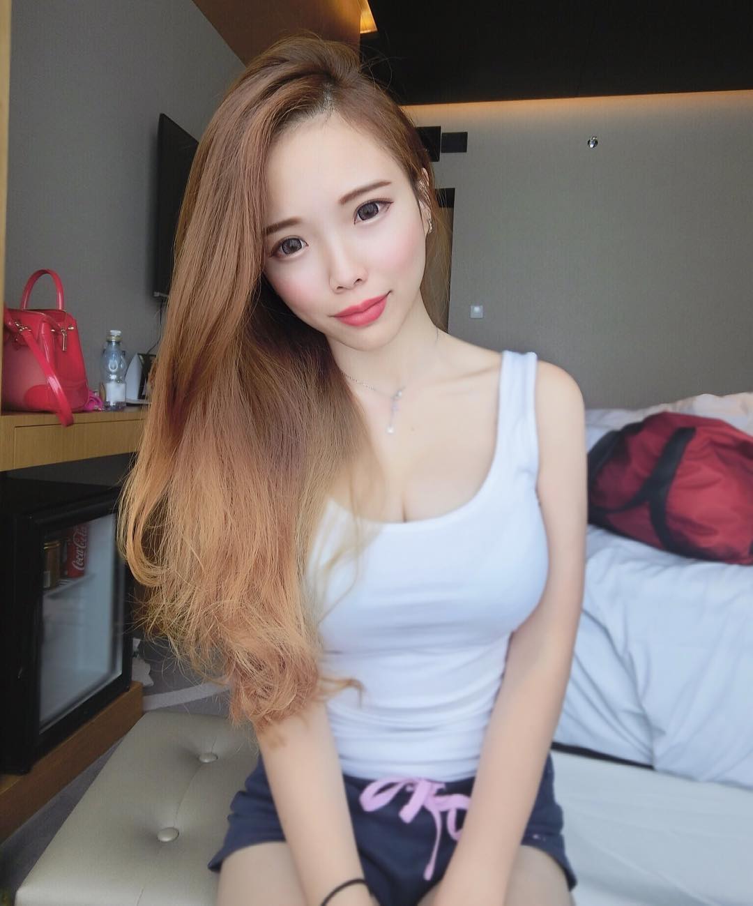 蓝星蕾Amber Na- 身形娇小却饱满的新加坡小妹