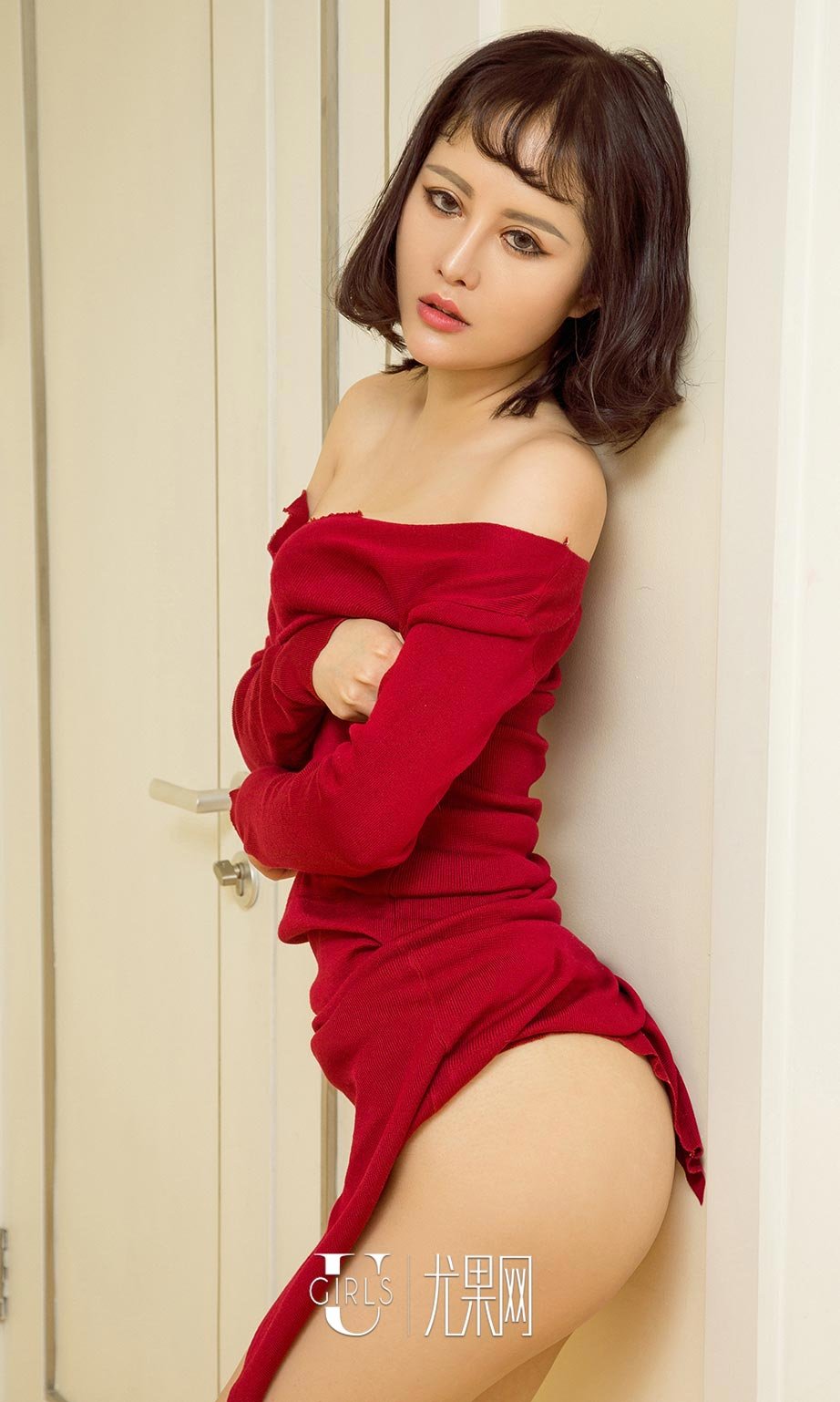 张纯- [尤果圈爱尤物]高清写真图 VOL.641 摩登女郎