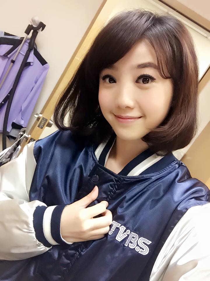 蔡宜静- TVBS人气女主播FB私房照