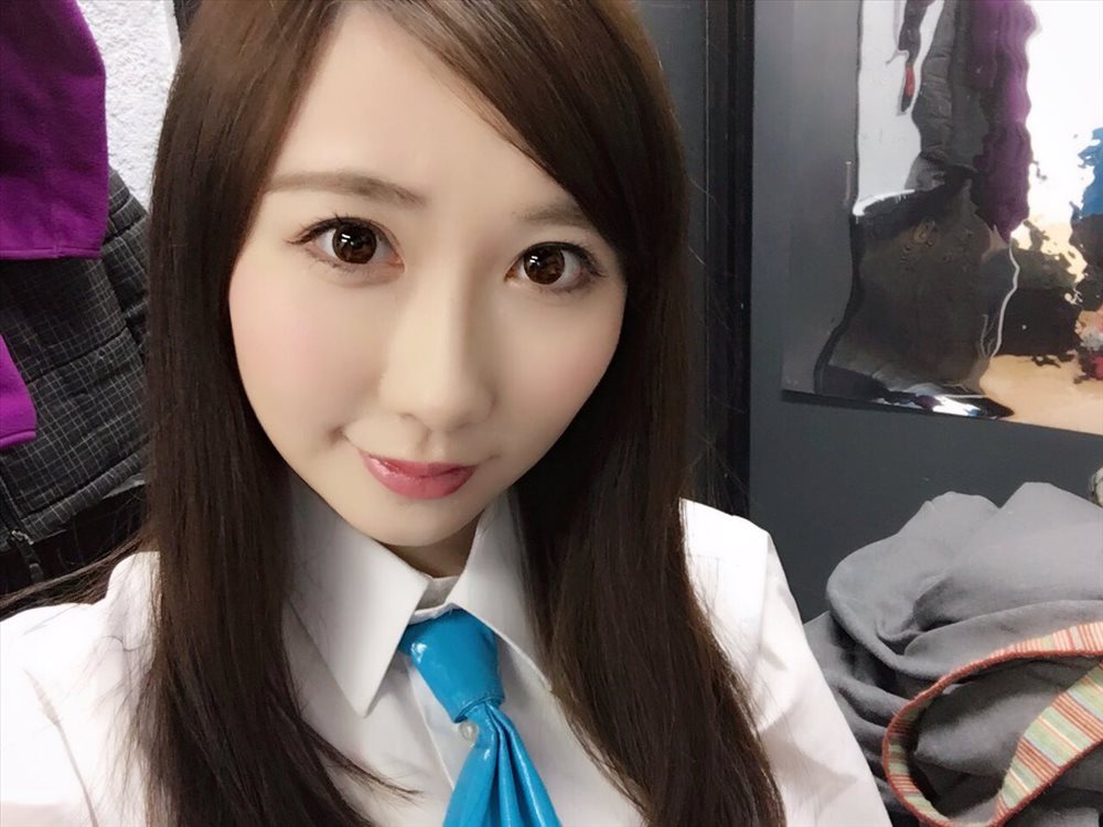 仓咲奈央- 17代超短裙警察女子组合成员