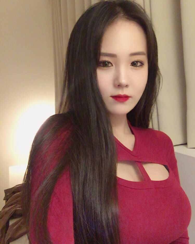 池仁月(지인월)- 萌气十足的奶牛妹子
