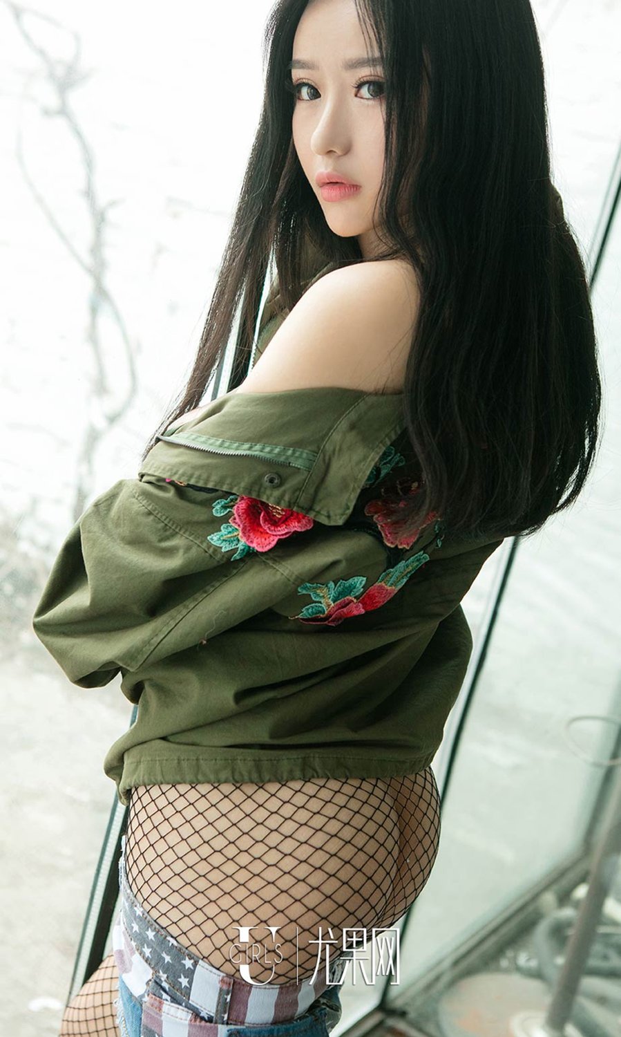 倪叶藤- [尤果圈爱尤物]高清写真图 VOL.714 军装软妹