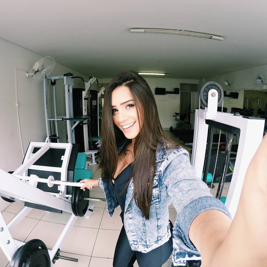 Bianca Rodrigues- 丰满正妹甜美灿笑也太耀眼