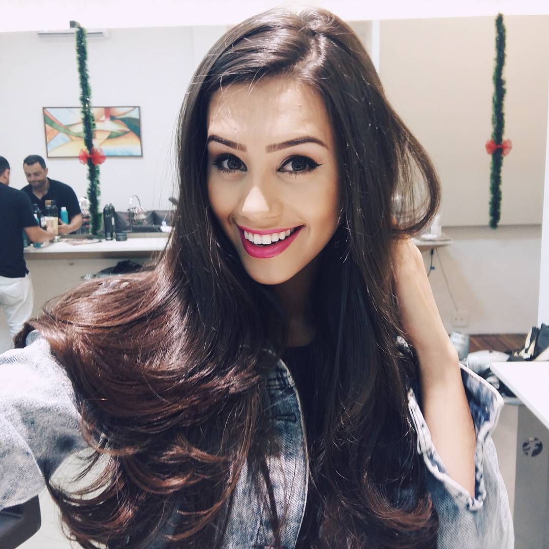 Bianca Rodrigues- 丰满正妹甜美灿笑也太耀眼