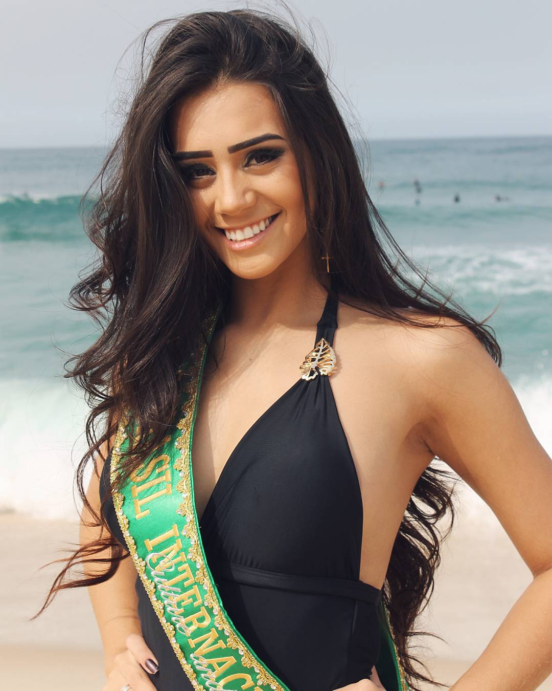 Bianca Rodrigues- 丰满正妹甜美灿笑也太耀眼