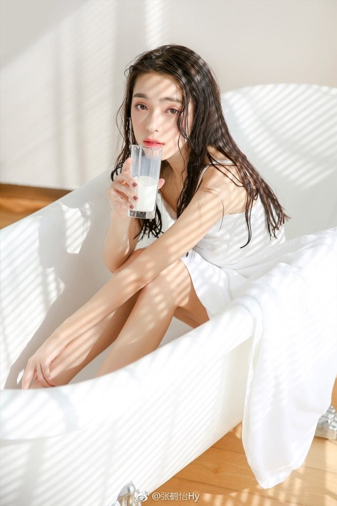 张鹤怡- 中央美院校花私房照
