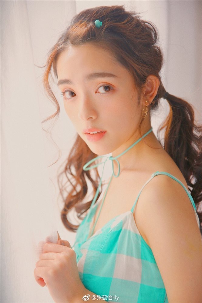 张鹤怡- 中央美院校花私房照
