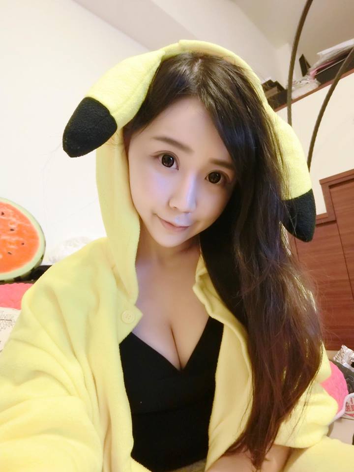 17直播台柱美女张摸摸 好身材真的可以摸