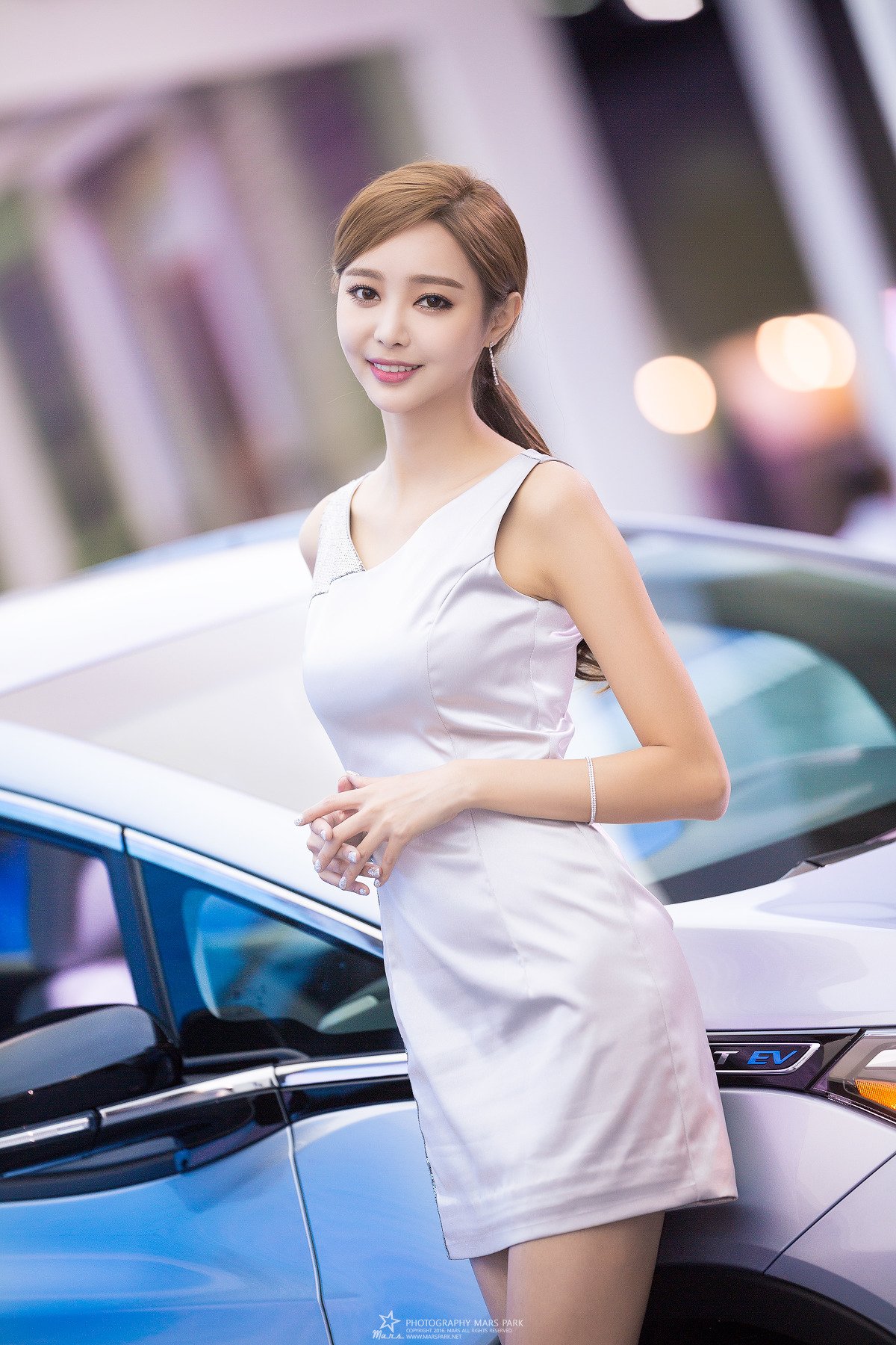 韩国气质车模郑恩惠 车展风采美图写真