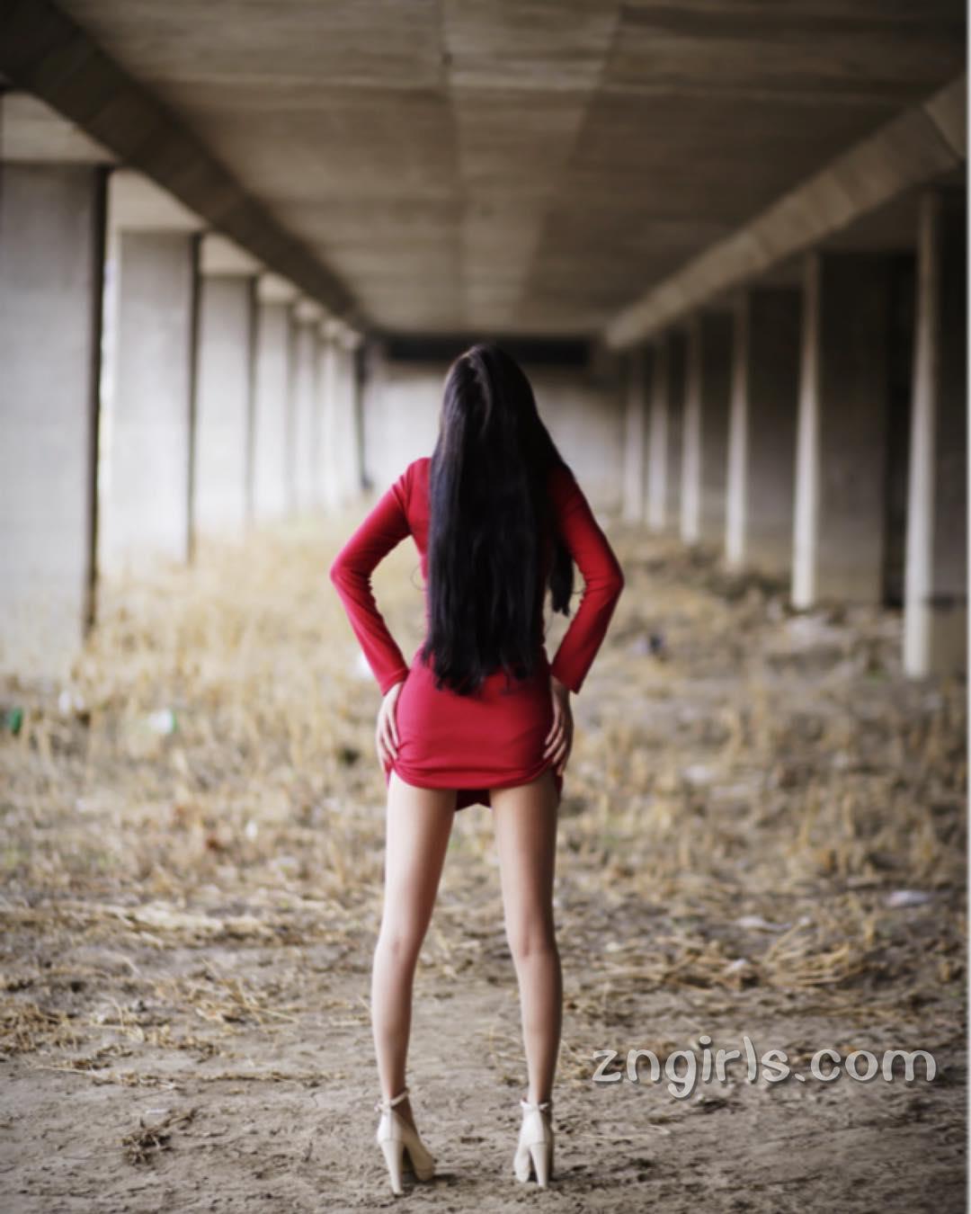 韩国美女조달쏭 街头性感写真美图