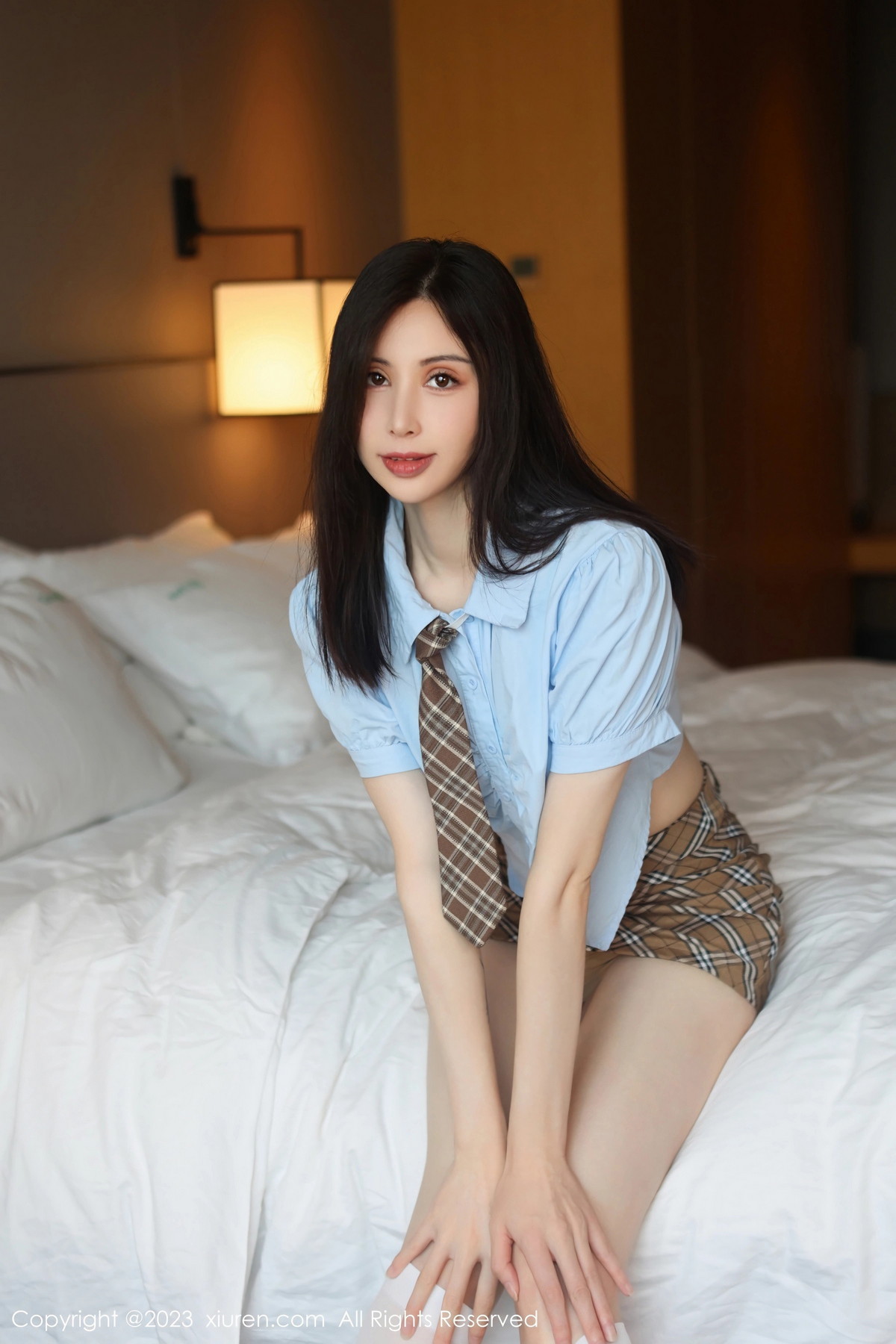 [XiuRen]高清写真图 2023.08.30 No.7306 曼柔 美腿短裙