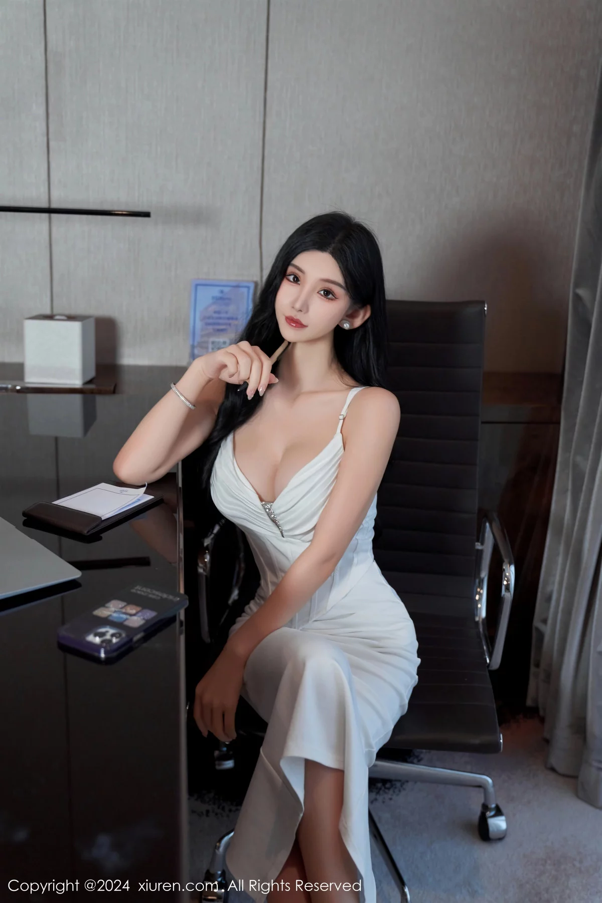 [XiuRen]高清写真图 2024.01.05 No.7921 周于希Sally 丰腴丝袜