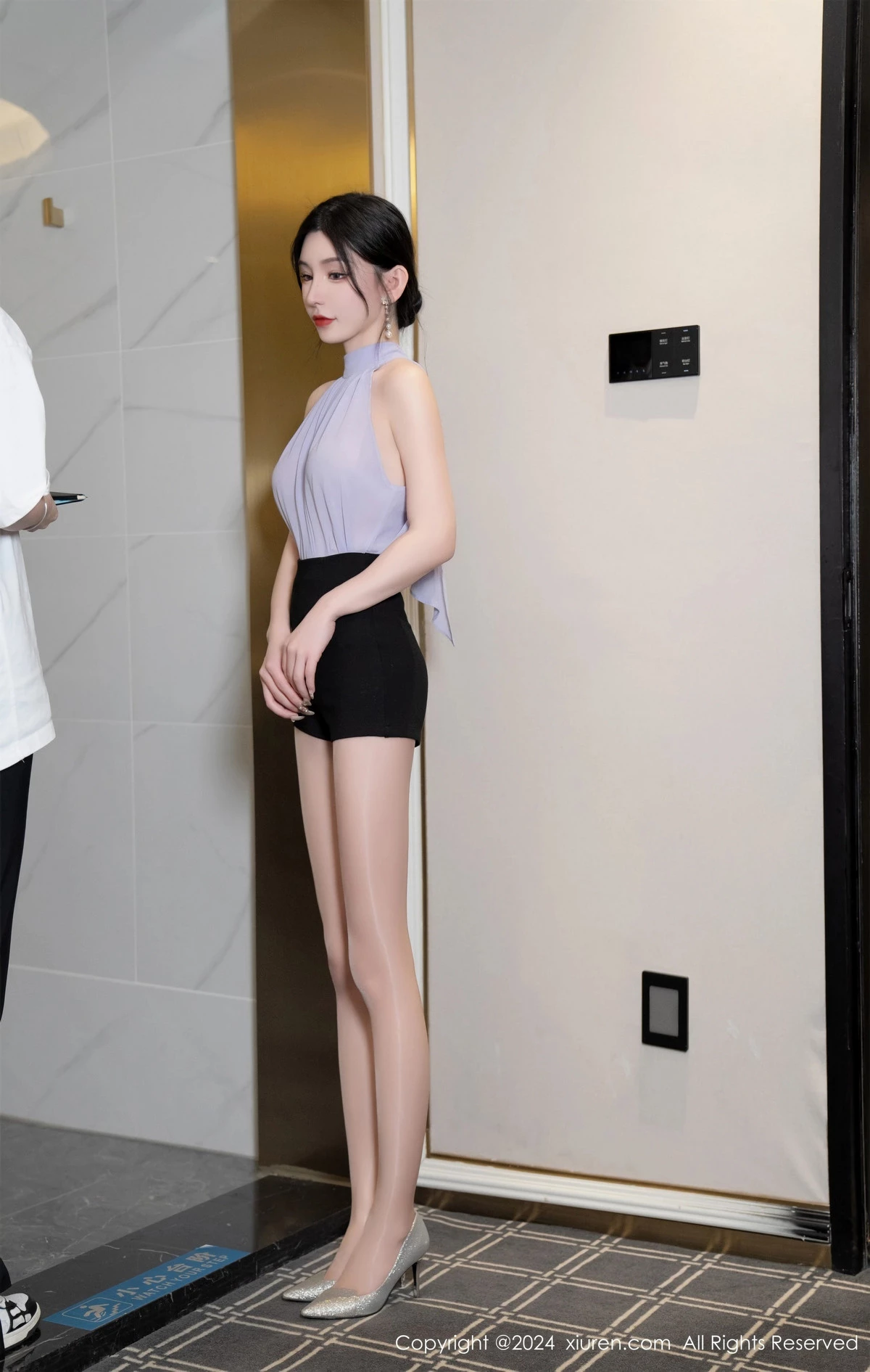 [XiuRen]高清写真图 2024.02.23 No.8136 周于希Sally 美腿丝袜