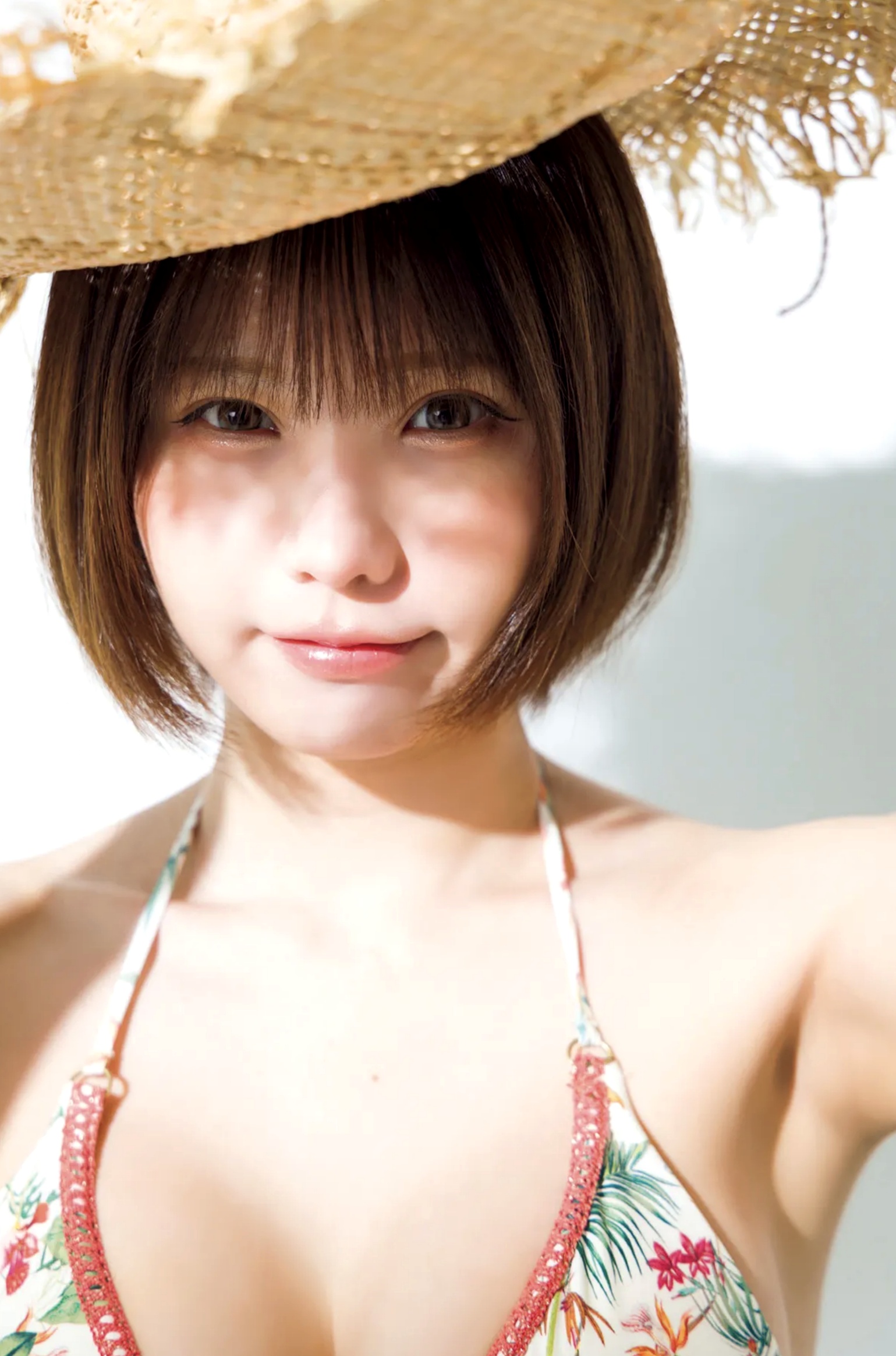 えなこ夏日清凉比基尼写真，肤白貌美演绎极致清纯与性感风情