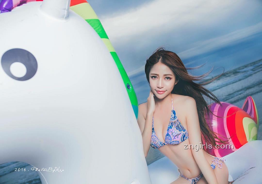 外拍女神陈雨䕕 厌世娇容私房照