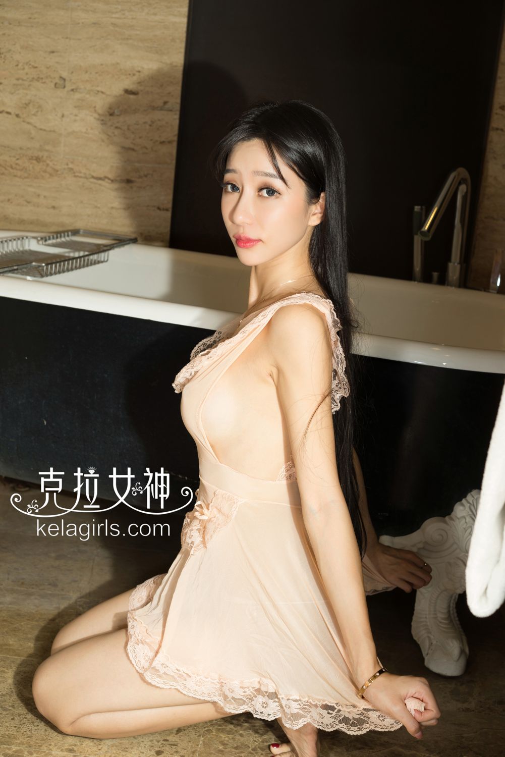 克拉女神吴倩倩 《围裙·春光》无限好
