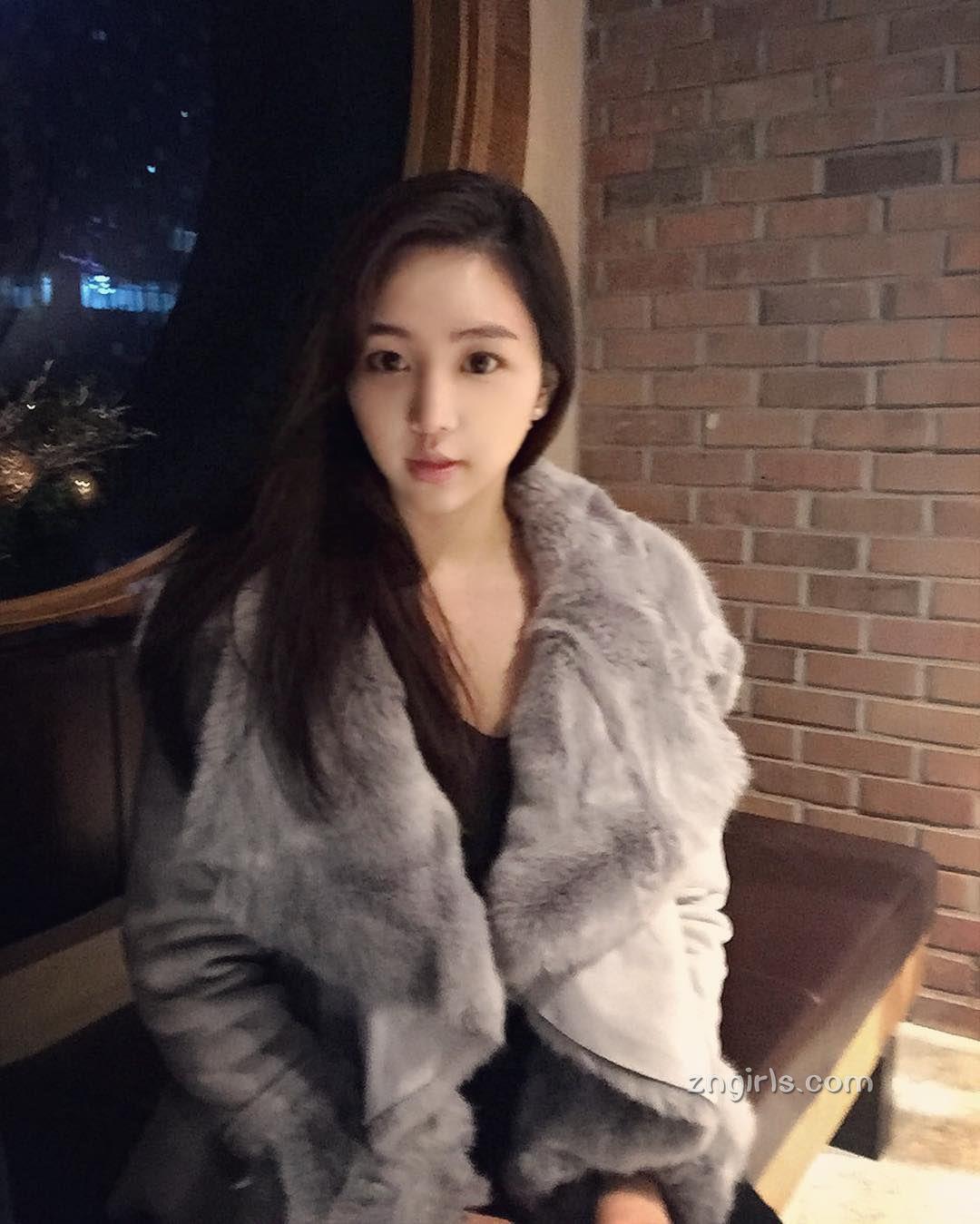 韩国美女博主Bygracekim 运动感十足的私房照