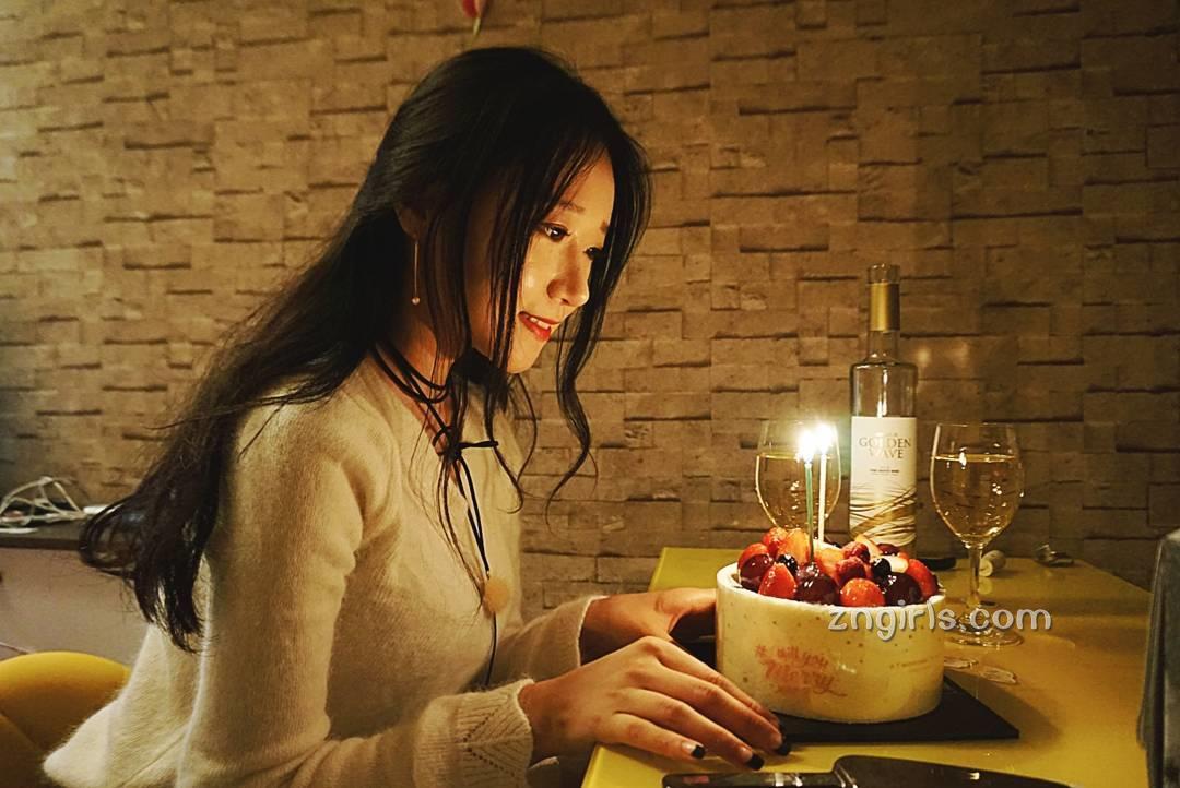 韩国清新妹子m_loveea 练瑜伽秀火辣身材