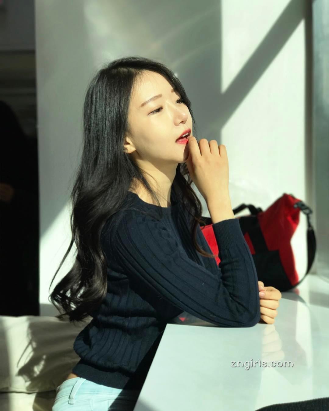 韩国清新妹子m_loveea 练瑜伽秀火辣身材