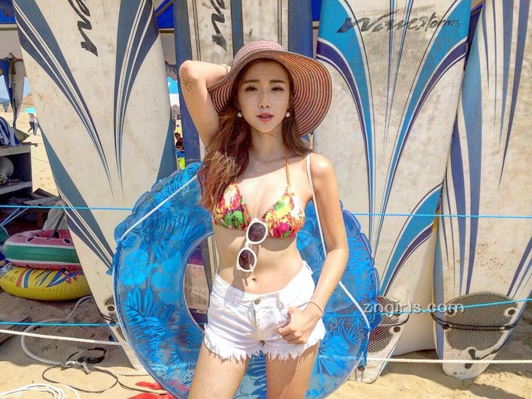 长腿正妹吕妍芯 身材出众气质迷人