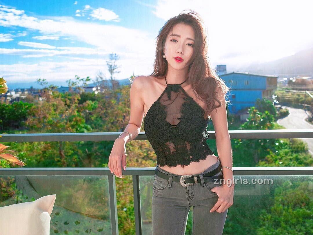 长腿正妹吕妍芯 身材出众气质迷人