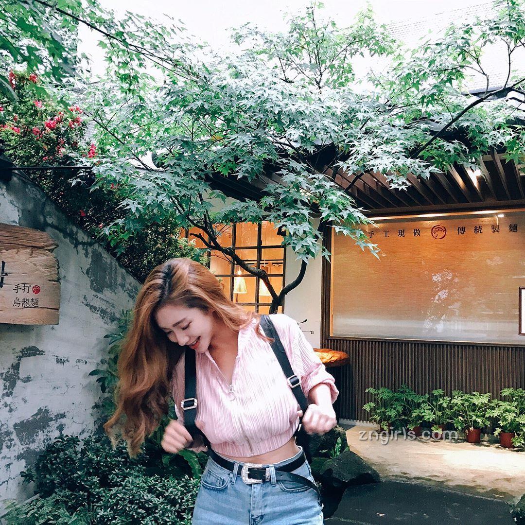 长腿正妹吕妍芯 身材出众气质迷人