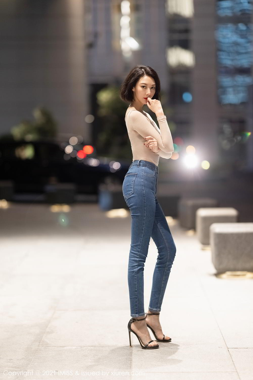 气质美女艺轩 直爽动人牛仔库