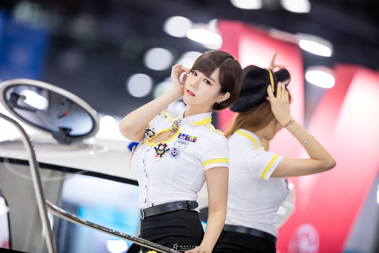 人气短发车模韩慧恩 丹凤眼灵动美人图
