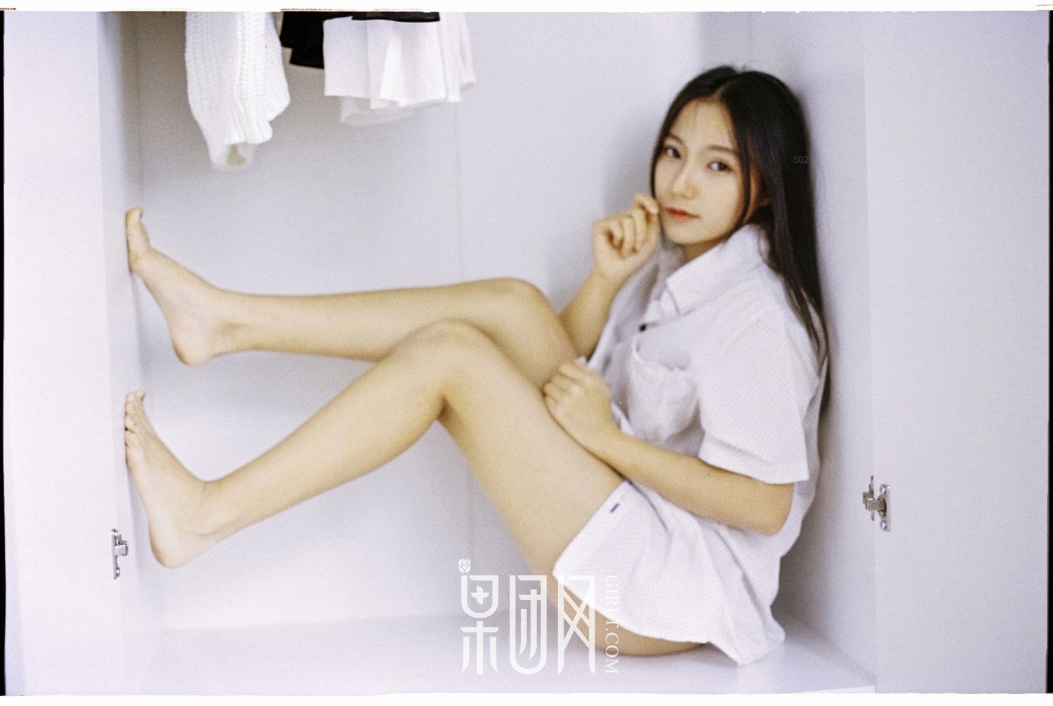 甜美女神范雅惠 牛奶般雪白肌肤