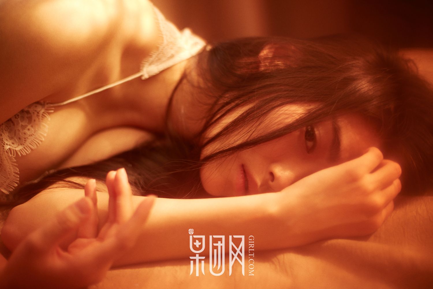 蔷薇女神 白色蕾丝内衣诱惑