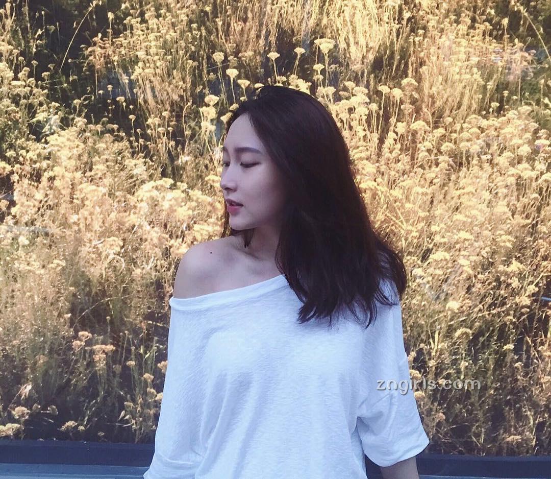 中越混血美女顾庭瑄 「 背、胸、腿三绝」