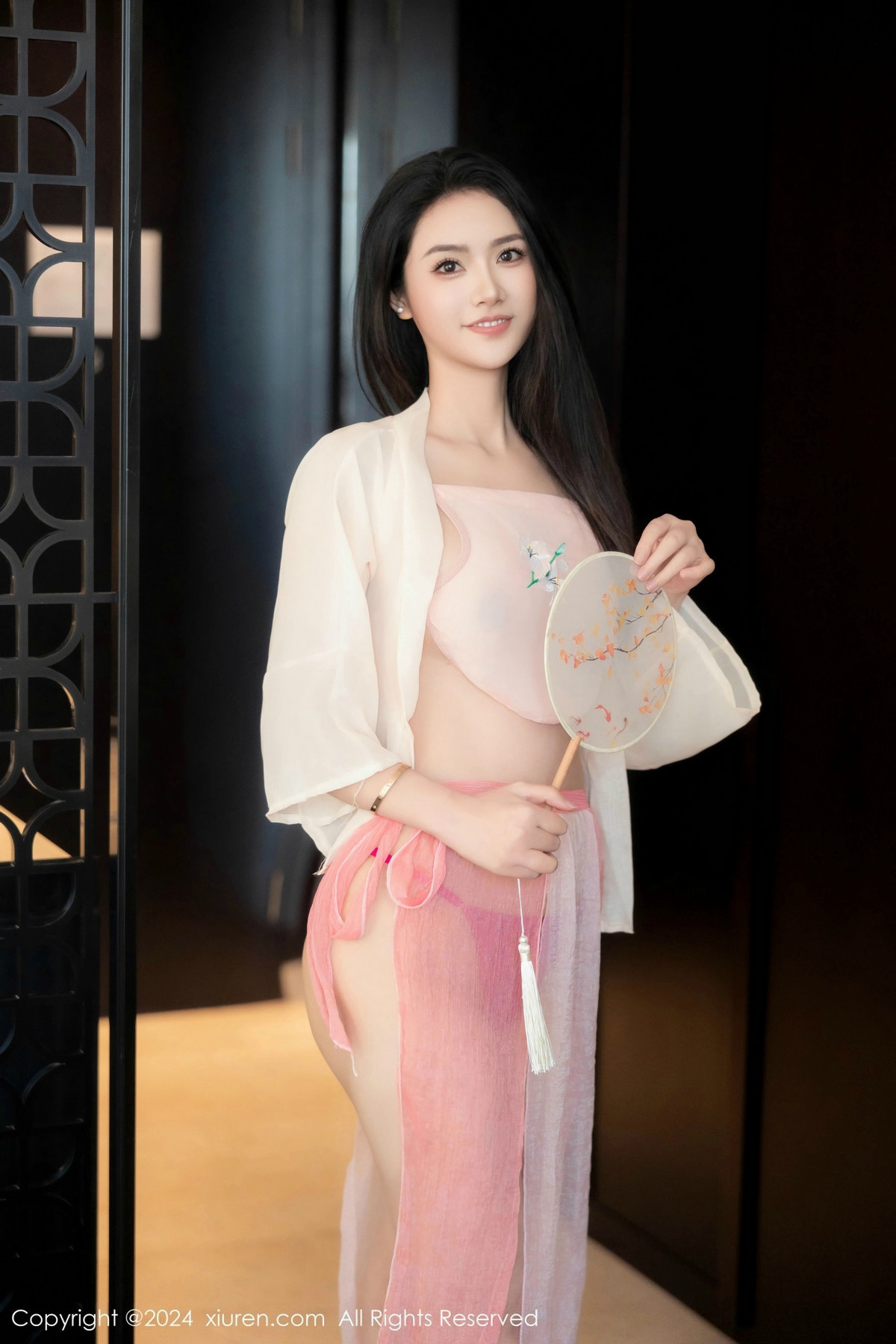 [XiuRen]高清写真图 2024.12.03 No.9542 方子萱 古装美腿
