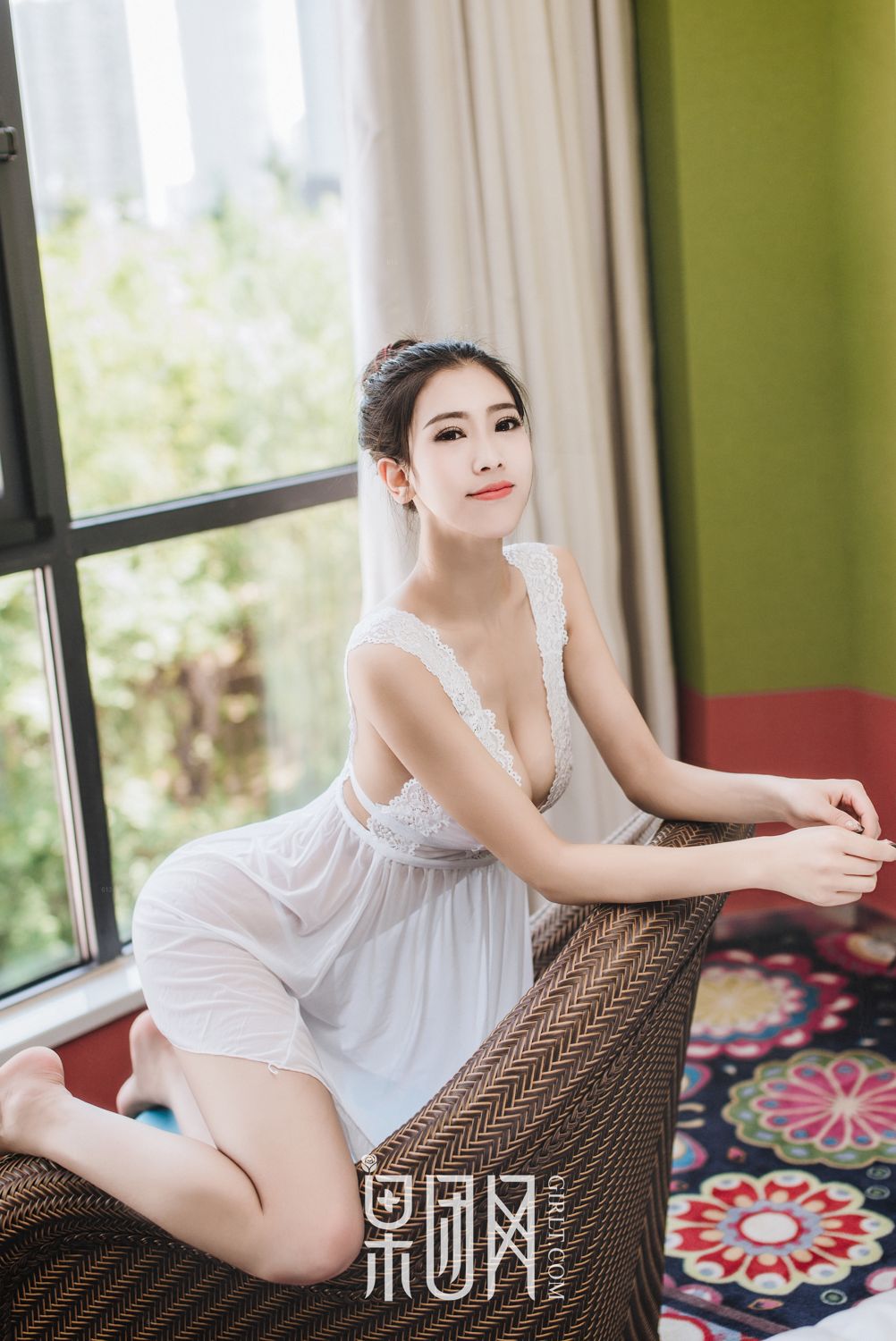 长腿嫩模通灵儿 画中走出飘飘欲仙