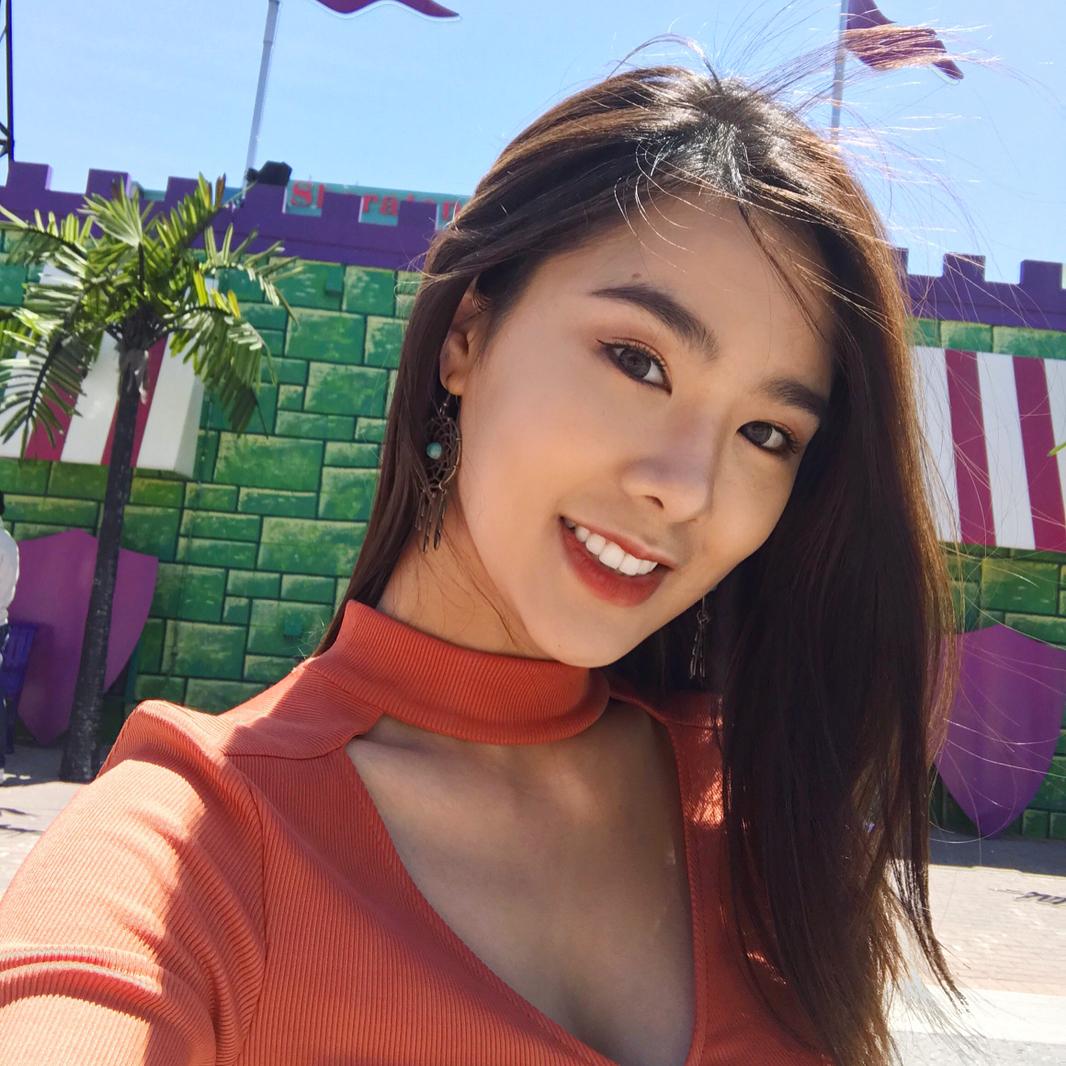 深圳正妹Macey Wan 吊带上衣太紧身颜值太美