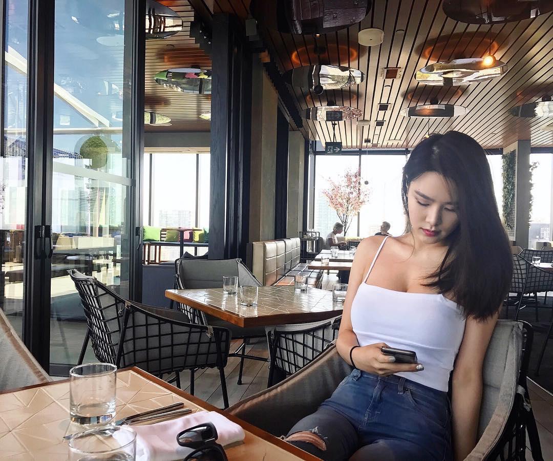 深圳正妹Macey Wan 吊带上衣太紧身颜值太美