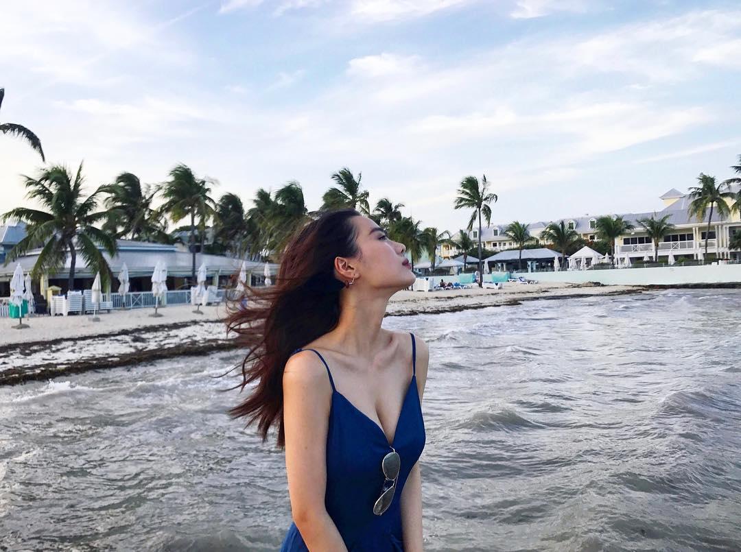 深圳正妹Macey Wan 吊带上衣太紧身颜值太美