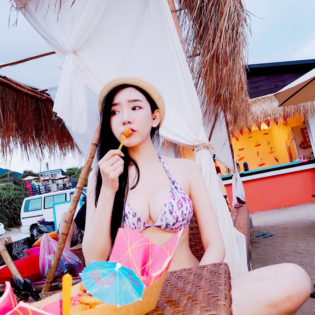 白嫩美女许允乐 可爱私房照太诱人