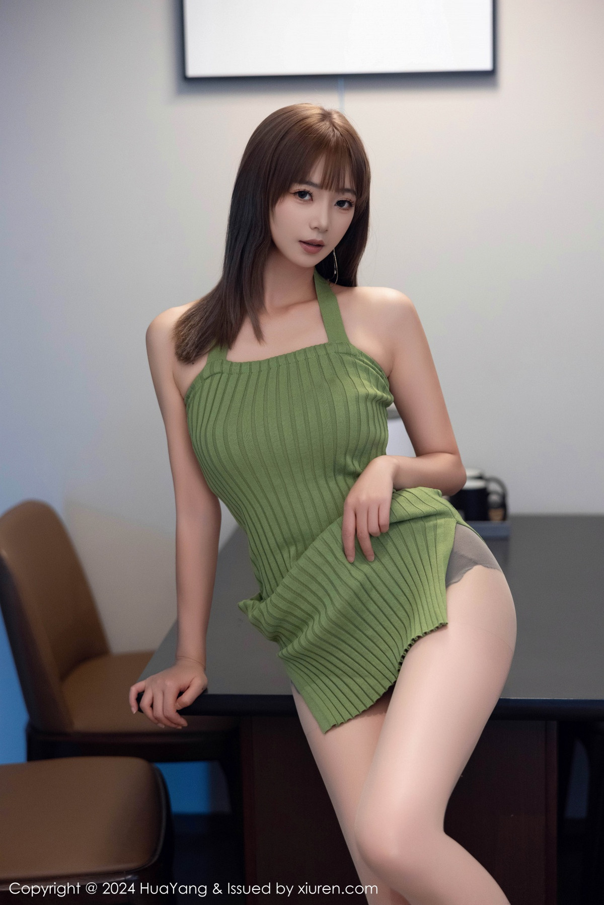 [HuaYang]高清写真图 2024.08.15 VOL.600 宋-kiki 丝袜美腿