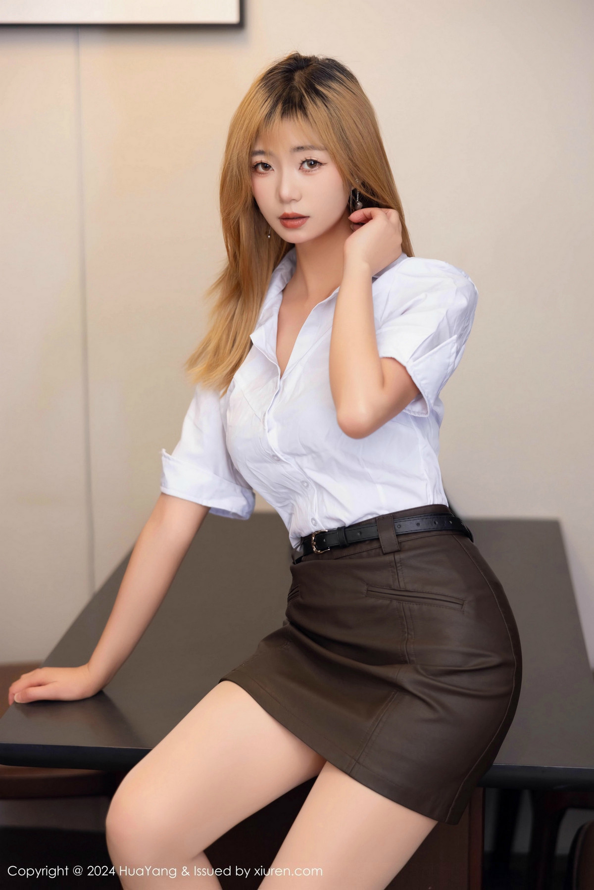 [HuaYang]高清写真图 2024.12.19 VOL.625 宋-kiki 美腿丝袜
