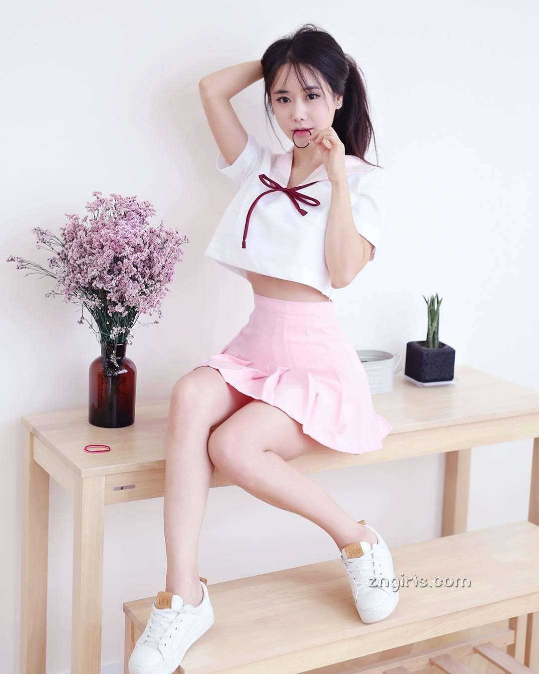韩国外拍模特캔디 蜂腰翘臀极品身材