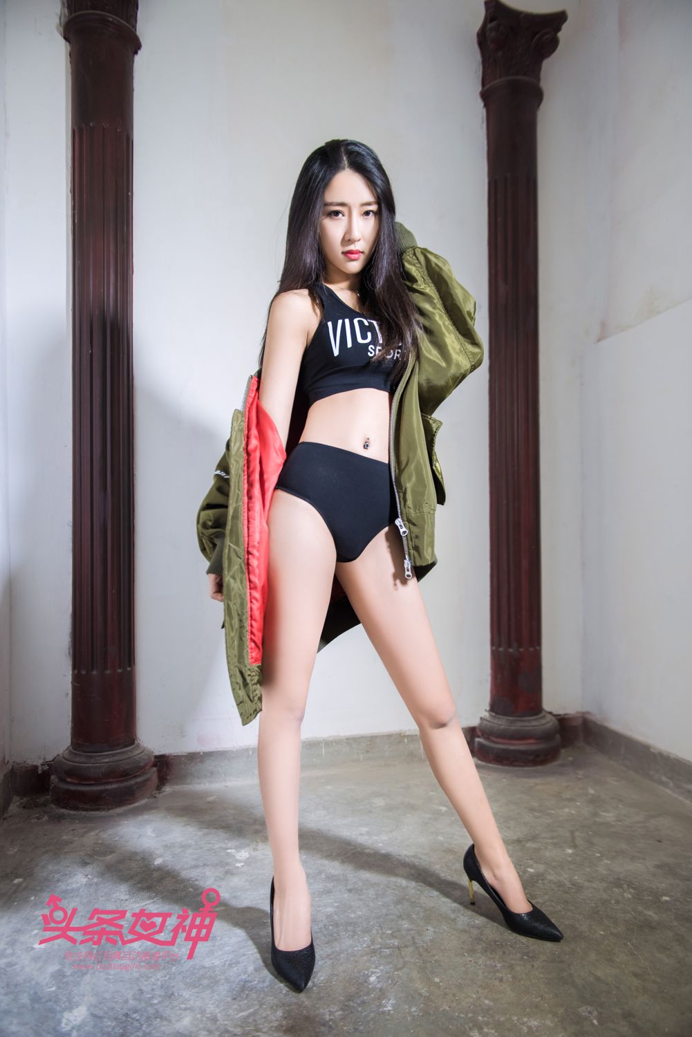 运动甜心如意 冷艳美腿马甲线