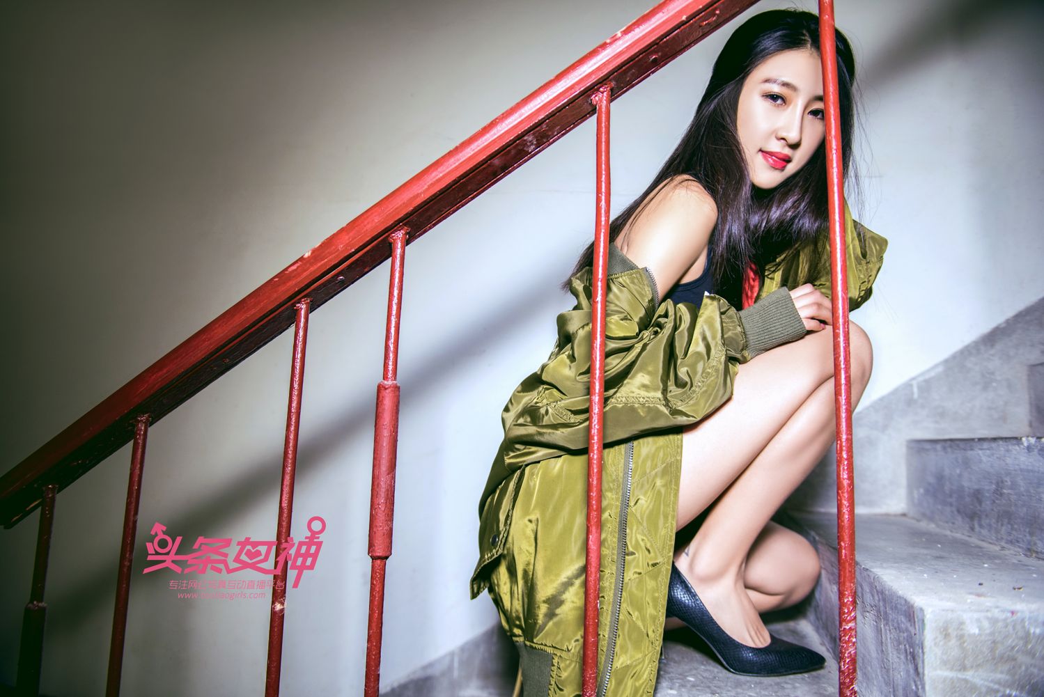 运动甜心如意 冷艳美腿马甲线