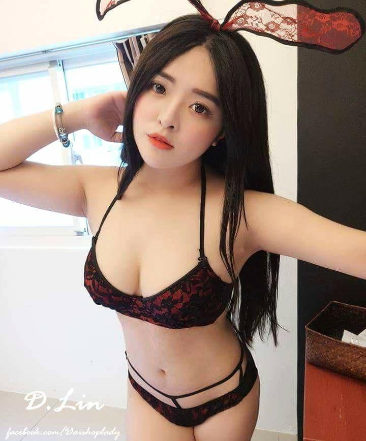 李姿儀- 萌萌脸蛋身材却超火爆的无敌反差！