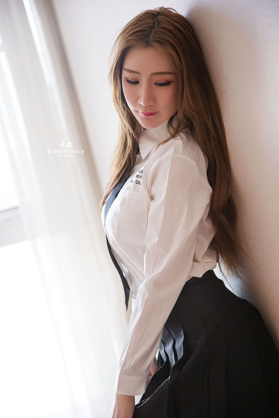 [TouTiao头条女神]高清写真图 2020-04-05 长腿女生 玄子