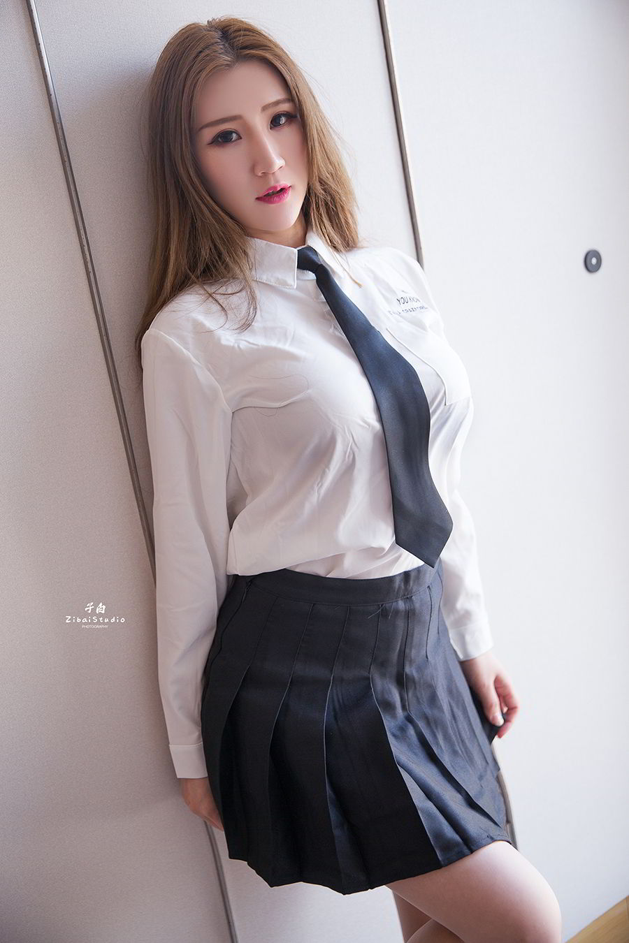 [TouTiao头条女神]高清写真图 2020-04-05 长腿女生 玄子
